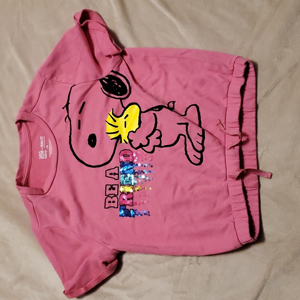 Peanuts top